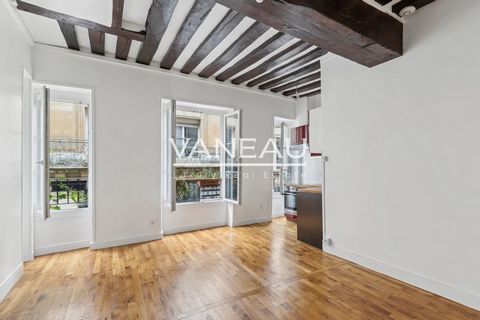 On the second floor accessible by stairs from a well-maintained building, the Vaneau group presents a renovated studio apartment with a surface area of 23.28 m² Carrez law (23.92 m² on the ground) consisting of an entrance, a living room with a semi-...