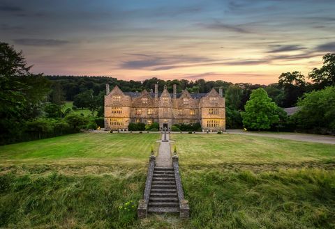 History A Domesday Manor, Canonteign was given to the canons of St Mary du Val in Normandy circa 1125 and later conveyed to the Prior and convent of Merton, in Surrey. After the Reformation it was granted to Lord John Russell and then passed through ...