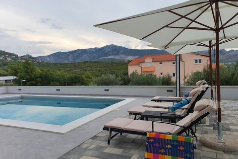 Apartments Villa Salona Sky are self catering accommodation located in Solin, 8 km away from Split center. Property features 6 accommodation units. Private parking is provided, reservation is not required. Shared swimming pool with beach chairs and s...