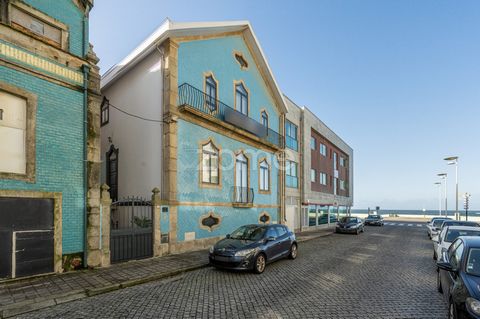 Identificação do imóvel: ZMPT570250 Wir präsentieren das Herrenhaus der Grafen, eine luxuriöse Residenz aus dem frühen 20. Jahrhundert, die 2021 sorgfältig renoviert wurde, um die majestätische ursprüngliche Architektur mit dem Komfort und der Raffin...