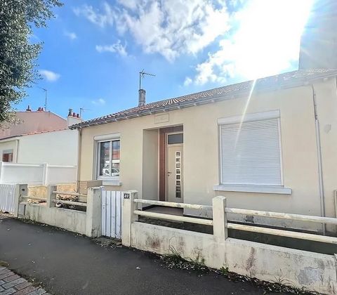 Découvrez cette charmante maison de plain-pied d'une superficie habitable de 65 m2, offrant une belle opportunité pour ceux qui souhaitent personnaliser leur espace de vie. Idéalement située à proximité du quartier prisé des Roses, cette maison vous ...