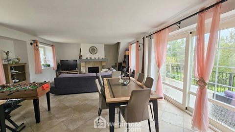 Votre agence 123webimmo l'immobilier au meilleur prix vous présente : Maison en pierre de 100 m² habitables restaurée avec charme et cachet, une grange de 50 m² et un terrain de 1975 m². Découvrez cette magnifique maison en pierre, entièrement restau...