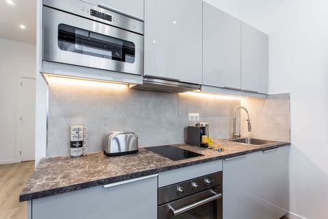 Checkmyguest vous propose ce magnifique appartement de 35 m² niché au cœur du vibrant quartier d'Oberkampf, dans le 11e arrondissement de Paris. Idéal pour 4 personnes, ce bijou de T2 vous séduira par son charme et son ambiance cosy. La situation de ...