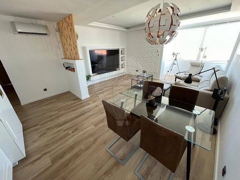 Gerenoveerd appartement met 3 slaapkamers aan de Avenida do Bocage de Barreiro. Aan een laan die een van de belangrijkste is in de stad Barreiro en de meest centrale, vindt u deze woning klaar om in te wonen! Volledig gerenoveerd en met veel licht aa...