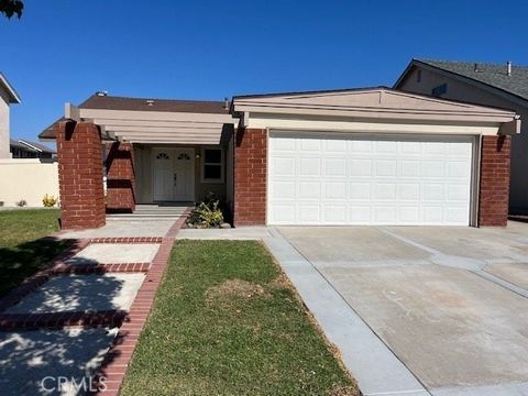 First time on the market in many years. This single story family home has been remodeled with a new kitchen and two new bathrooms. Move in ready with four spacious bedrooms on an interior street in Irvine. Wonderful curb appeal with large wood beams ...