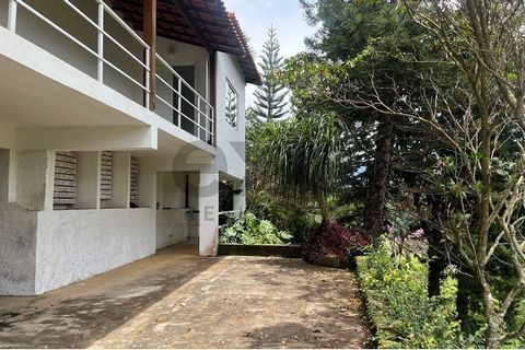 Opportunité - Maison à vendre à Condominio Nogueira Ville, 176,80 m² pour R$ 640,000.00 - Nogueira - Petrópolis/RJ 1. IMMOBILIER Laissez-vous séduire par cette propriété exclusive dans une copropriété, d’une superficie généreuse de 176 m². L’ambiance...