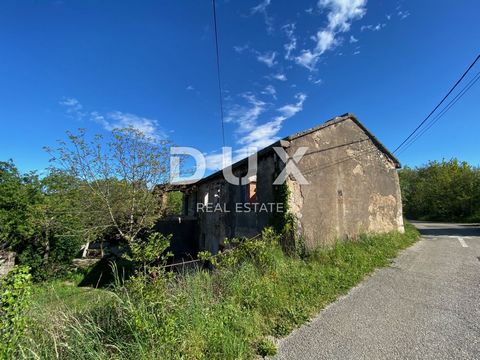 Location: Primorsko-goranska županija, Viškovo, Viškovo. RIJEKA, VIŠKOVO - casa da adattare + giardino! OPPORTUNITÀ!!! Casa bifamiliare costruita prima del 1968 per adattamento su un terreno di 488 m2. (possibile acquisto della casa adiacente adattat...