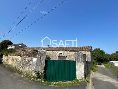 Barn of 100m2 on the ground with the possibility of creating an upper floor. Two entrances possible on this property. The barn is located on a plot of 1004 m2 overlooking the countryside, out of sight. In the courtyard some outbuildings evoke the pas...