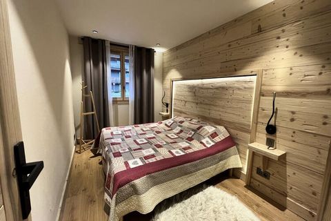 BOREAL - LA CLUSAZ 10 Personen. / 81 m² / 4 Zimmer klassifiziert 4****NN 6 Personen. / 1. Etage / Südwesten / WLAN inklusive Im Jahr 2020 komplett renovierte Wohnung in einer Residenz mit 5 Wohnungen im Zentrum von La Clusaz. In der Nähe von Geschäft...