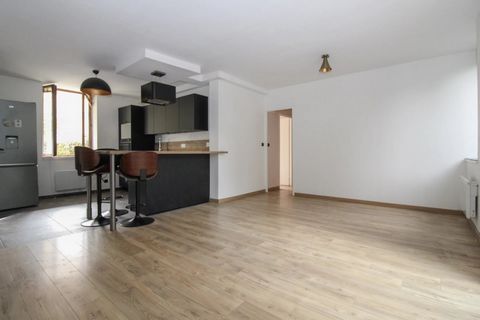 Ref. 1161JB: Saint-Genis-Pouilly, Hyperzentrum, in der Nähe aller Annehmlichkeiten (Geschäfte, Schulen, Busse), Sie werden von dieser T3-Wohnung von 66m2 verzaubert sein, die sich in einer kleinen Eigentumswohnung befindet. Es besteht aus einem Einga...