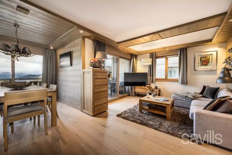 Savills vous présente ce superbe 3 pièces de 65,10 m², en plein cœur de Courchevel Moriond et offrant une vue spectaculaire sur la vallée et les sommets enneigés. Situé dans une résidence de standing ce magnifique appartement comprend un espace de vi...