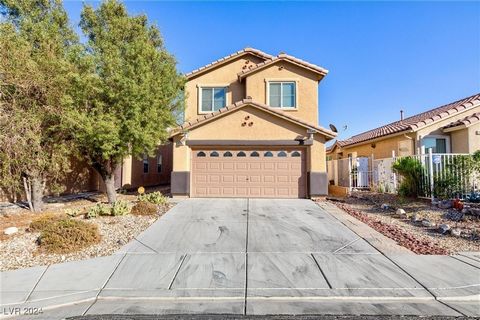 Spacious 5-bedroom, 3-bathroom home at the end of cul-de-sac. Open floor plan with neutral paint and modern flooring. Kitchen has garden window with corian counter tops and stainless steel appliances. Full bedroom with bath downstairs is a huge plus....