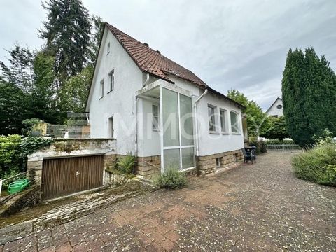 Ihr Traum vom Eigenheim am Benther Berg! Entdecken Sie dieses charmante Zweifamilienhaus in der begehrten Lage von Ronnenberg, das darauf wartet, von Ihnen zum Strahlen gebracht zu werden! Mit zwei separaten Wohneinheiten bietet dieses renovierungsbe...