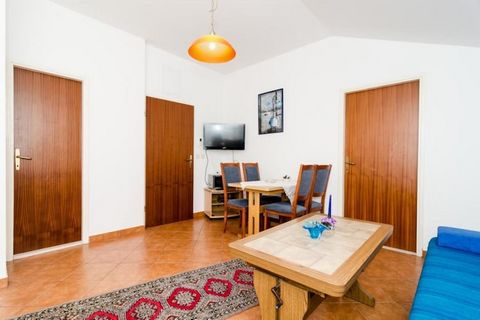 Apartments Peco are situated in Mokošica, a peaceful suburban neighborhood 10 km away from the historic Old City of Dubrovnik. Surrounded by mountains, where Ombla river meets Adriatic sea, it is a perfect place for a peaceful holiday. Property featu...