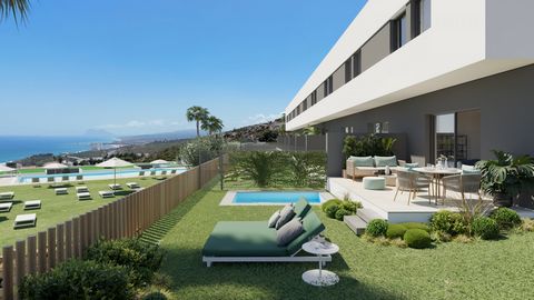 Ontdek deze weelderige villa in Manilva, Malaga, een echt sieraad aan de Costa Del Sol. Deze woning straalt verfijning en comfort uit met zijn drie slaapkamers en drie badkamers, ideaal voor wie houdt van luxe en privacy. Bij binnenkomst verwelkomen ...