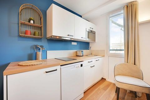 Checkmyguest offers this superb 30 m2 studio apartment with shared rooftop and air conditioning, ideally nestled in Vanves. Surrounded by parkland and a theatre, this charming space offers comfortable living space and modern facilities to enhance you...