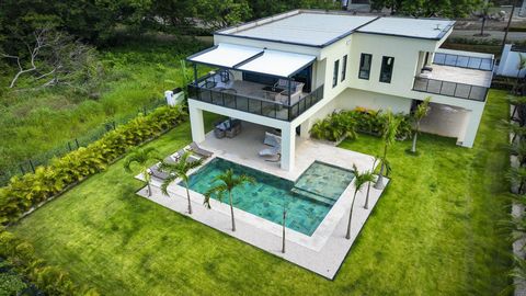 Ontdek jouw stukje paradijs in Brasilito! Deze volledig gemeubileerde woning is perfect, of u nu op zoek bent naar een seizoensgebonden ontsnapping, een woning het hele jaar door of een veelgevraagde huurwoning. Gelegen op een steenworp afstand van L...