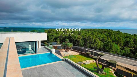 En STAR PROP, la inmobiliaria de las casas bonitas, tenemos el placer de presentar una propiedad excepcional que redefine el concepto de vida de lujo en la Costa Brava. Ubicada en la codiciada zona de Grifeu, esta villa de lujo se encuentra a escasos...