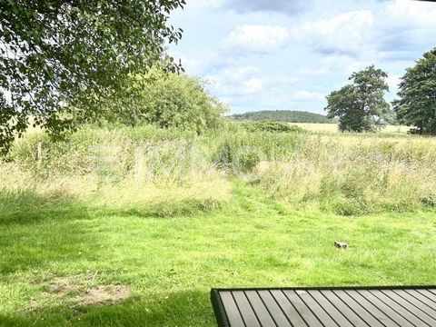 Bent u op zoek naar een gezellig landhuis met een enorm stuk grond en een idyllische locatie? Ontdek deze fantastische woning in Michendorf/Langerwisch, die perfect is voor natuurliefhebbers. Het voorgebouw met 5 kamers heeft een royale woonoppervlak...