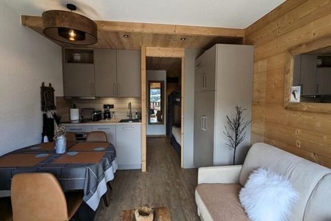 Cet appartement récemment rénové, situé au cœur de La Clusaz, offre un refuge cosy et moderne pouvant accueillir jusqu'à 6 personnes. Situé au 2ème étage d'une résidence construite en 1984, l'appartement bénéficie d'une orientation sud avec un balcon...