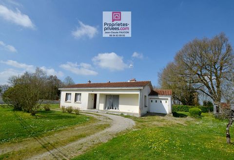 VENDEE 85400 LAIROUX EXCLUSIVITE Maison 3 chambres, garage et le tout sur 1238 m² présenté par Jean-Claude FAUCON à 160 000 euros honoraires charge vendeur. C'est à 10 mn de Luçon et moins de 20 mn de la mer dans une commune avec école primaire que j...