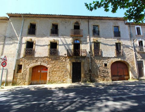 Maison Vigneronne de Charme 4 chambres + 4 Appartements à Rénover  Projet Immobilier Rare à Gabian, Jardin 400 m², 2 Garages  440.000 