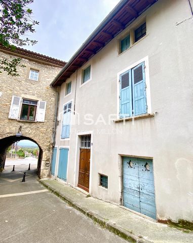 Fort potentiel , cour de 40m², idéal investisseurs