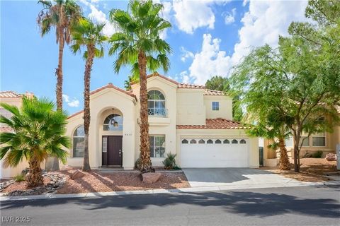 Magnifiquement rénové au cœur de Summerlin North. Entrez dans l’élégance intemporelle au 9431 Cedar Heights Ave, où des améliorations sophistiquées rencontrent un design inspiré dans l’un des quartiers les plus recherchés de Las Vegas. La maison est ...