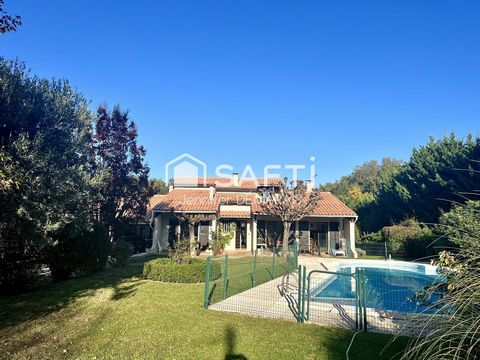 MAISON D'ARCHITECTE GRATENTOUR 150M2 JARDIN ARBORE AVEC PISCINE