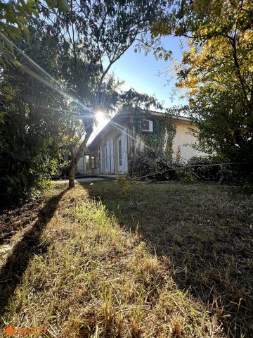 À vendre - Maison des années 70 - 2 chambres - Sous-sol - Terrain de 461 m² - Colomiers