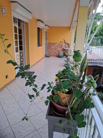 Très bel appartement en haut de villa en campagne