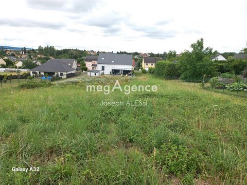 Terrain constructible - Collectif envisageable - 1377 m²