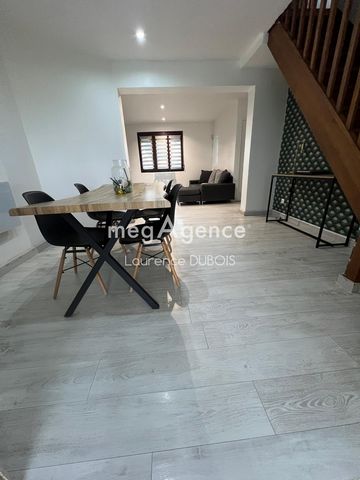 A Bourecq 62190, maison individuelle à conforter de 98 m² 3 chambres, idéal jeune couple ou personne seule. Située proche de toutes commodités.