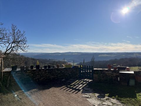 Maison en pierre avec dépendance, jardin et vue - FAYCELLES GR65