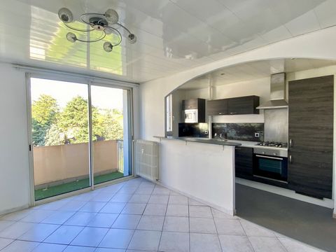 Bel appartement rénové avec vue dégagée