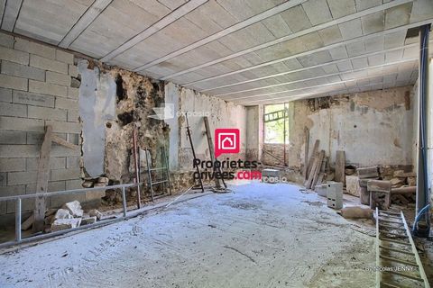 Vaucluse - 84500 BOLLENE - 77 000 Euros - IMMEUBLE A FORT POTENTIEL - Hyper Centre Ville - 200 m² - Terrasse Vue Panoramique - Emplacement n°1 - Coeur de ville - La dynamique économique portée par la création de 400 emplois sur le site de Marcoule su...