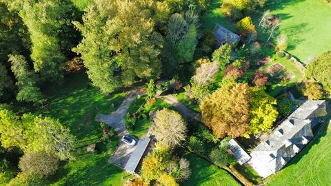 Ensemble immobilier de caractère - 1.53 ha - rivière - VILLECOMTAL